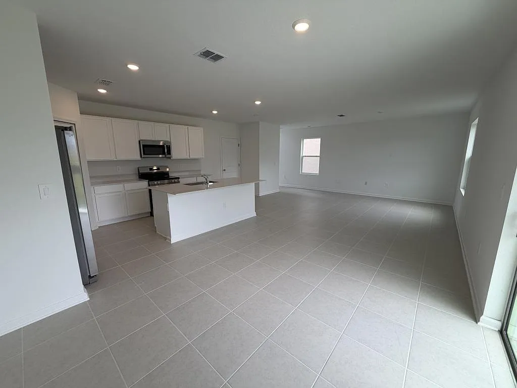 2510 Hallow Garden Rd — Photo 2