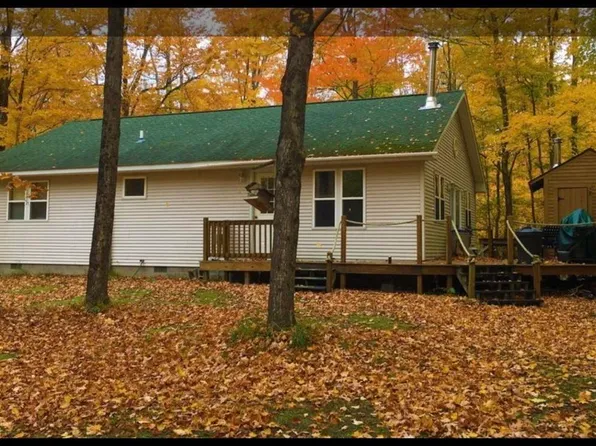 N 4555 School House Rd, Northport, MI 49670