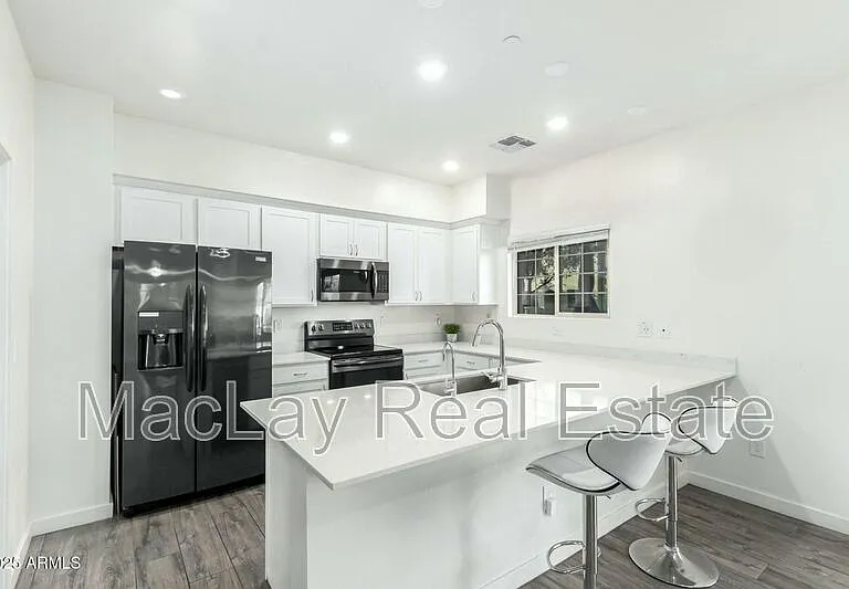 1918 E Bridgeport Pkwy #102 — Photo 1