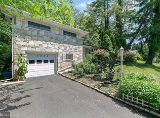 7904 Rodgers Rd, Elkins Park, PA 19027