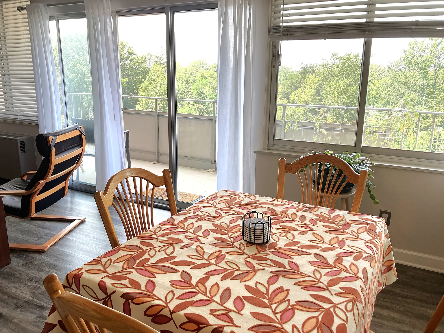 1 bed, 732 sqft, $1,500 — Photo 2