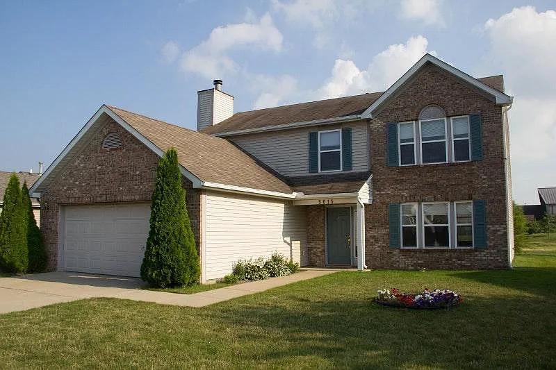 4 bed, 2.5 bath, 1920 sqft, $2,250 — Photo 1