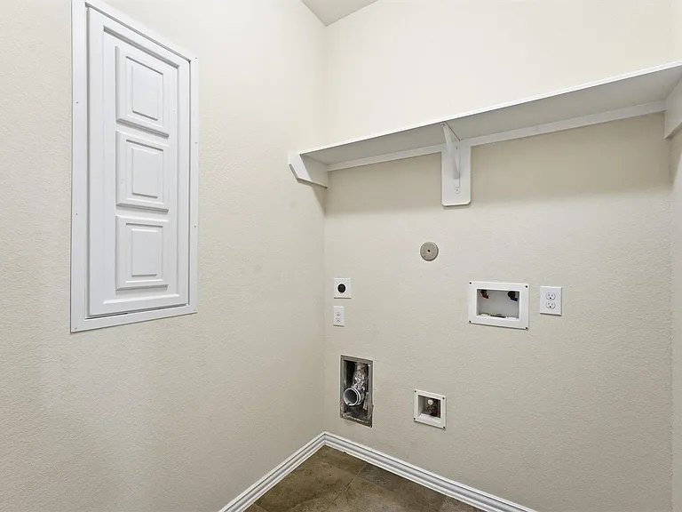 9518 Franklin Dr — Photo 6