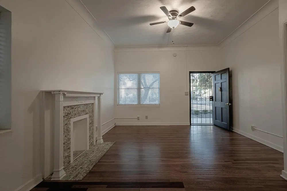 1 bed, 700 sqft, $1,200 — Photo 4