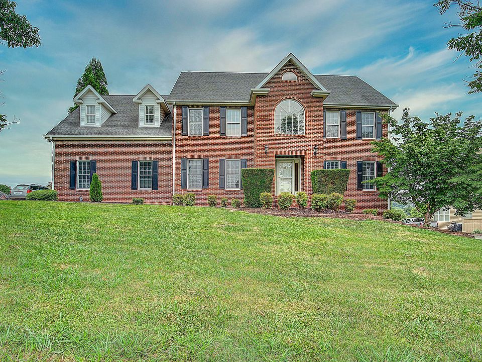 1st image of 112 Emerald Chase Cir