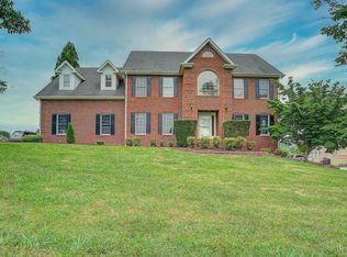 112 Emerald Chase Cir, Johnson City, TN 37615