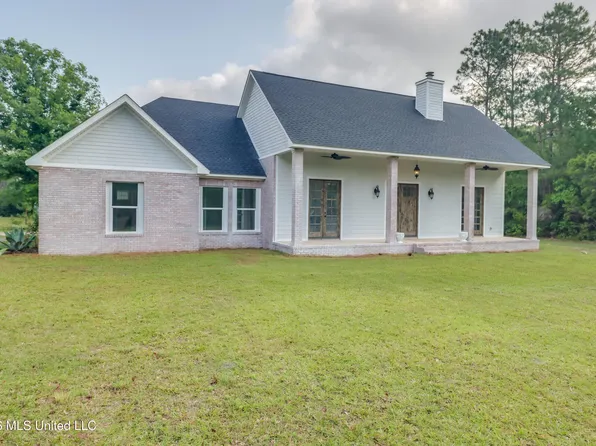 6716 Country Pines Ln, Vancleave, MS 39565