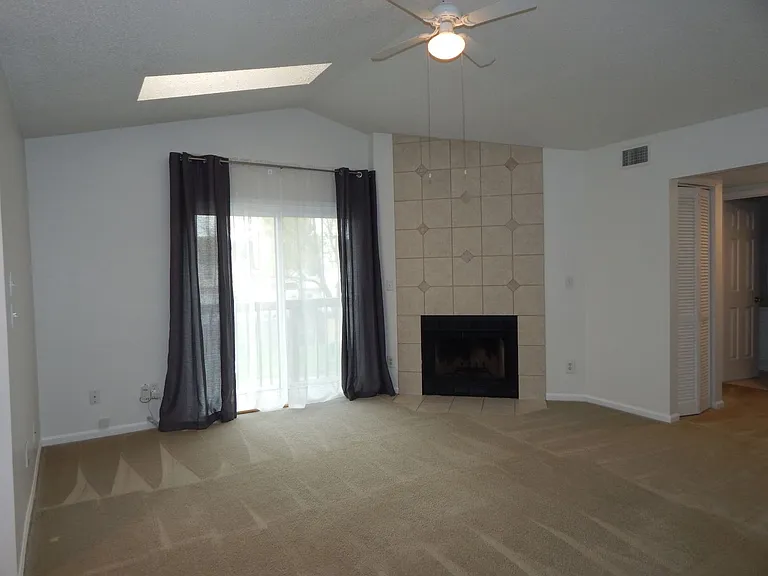 1407 Rand Ct — Photo 2