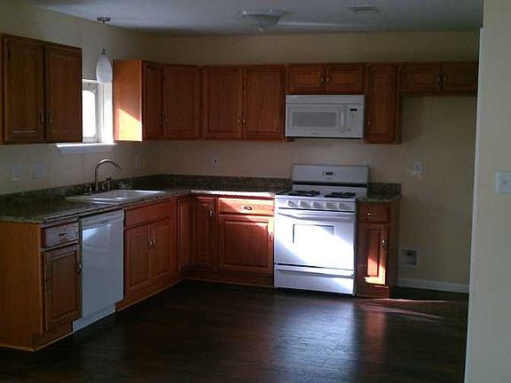 2nd image of 2308 Claire Ave