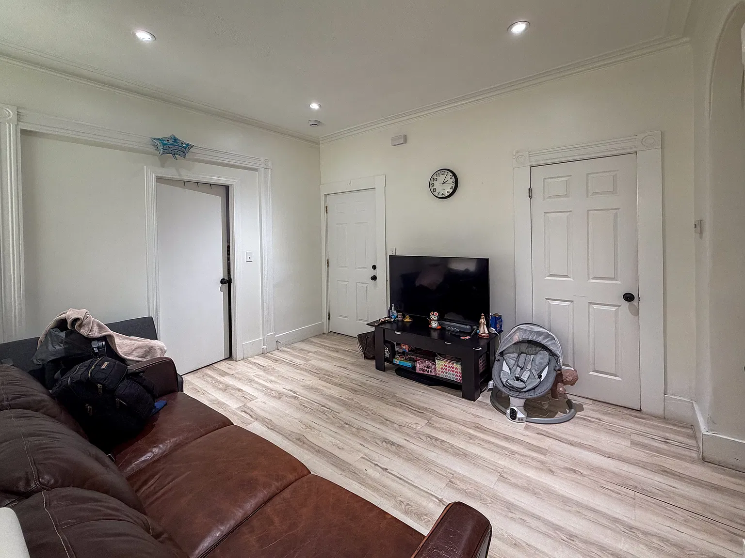 252 E Eagle St — Photo 3