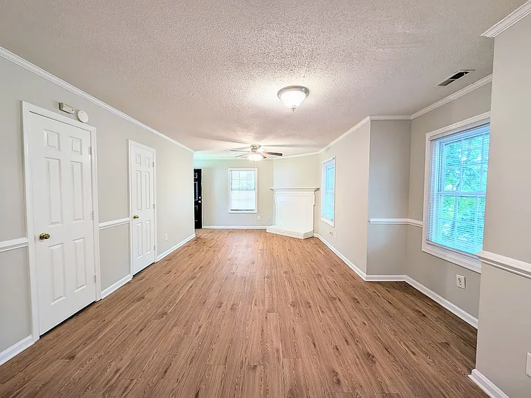 4300 Presley Ct — Photo 7