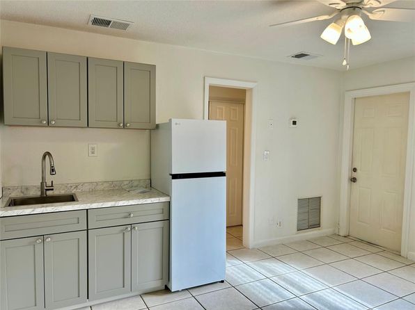 1095 SE 22nd Ave APT 8