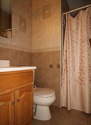 4th image of 870 E 16th St #87001