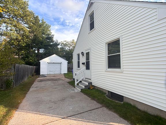 4th image of 23 Midway St