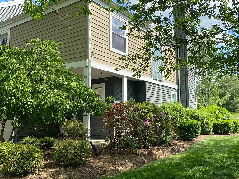 358 Greenfield Rd — Photo 2