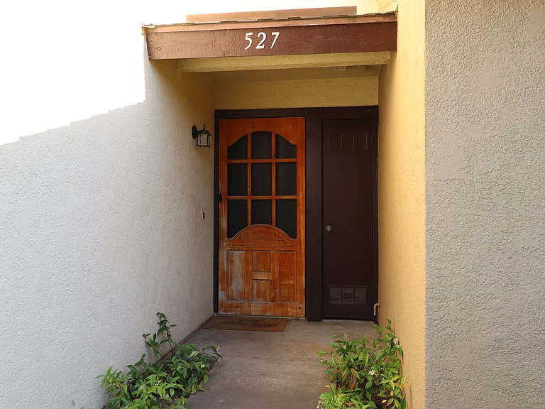 527 E Rice Ranch Rd — Photo 2