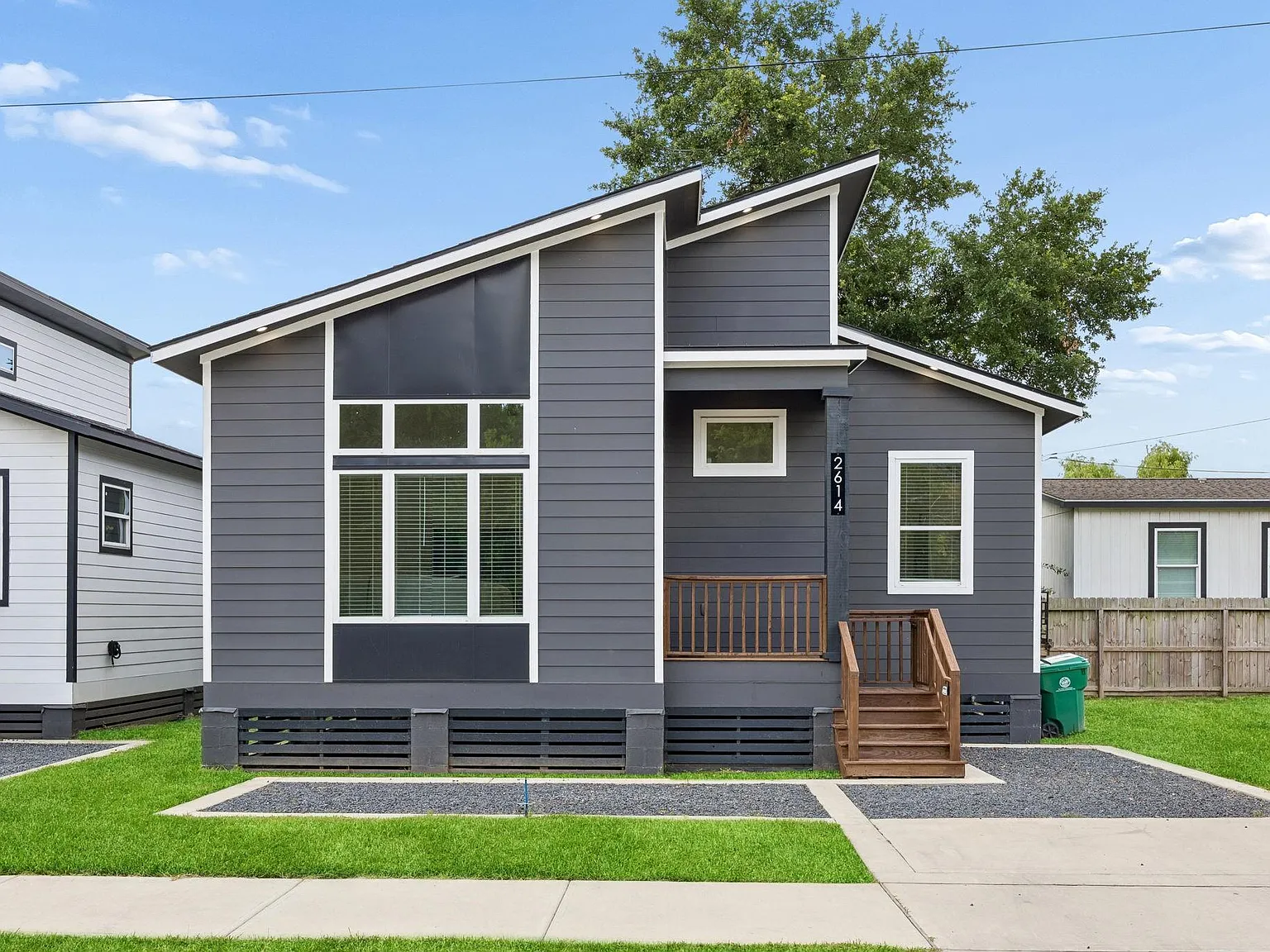 2 bed, 1.5 bath, 1194 sqft, $1,850 — Photo 2