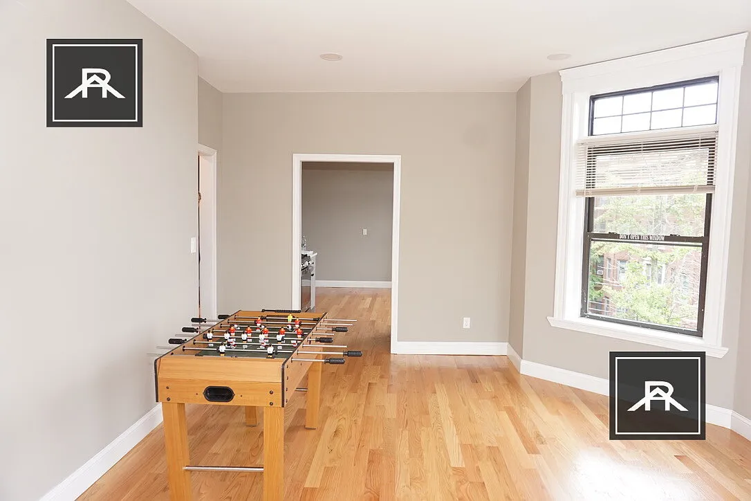 5 bed, 2.0 bath, $5,000 — Photo 4