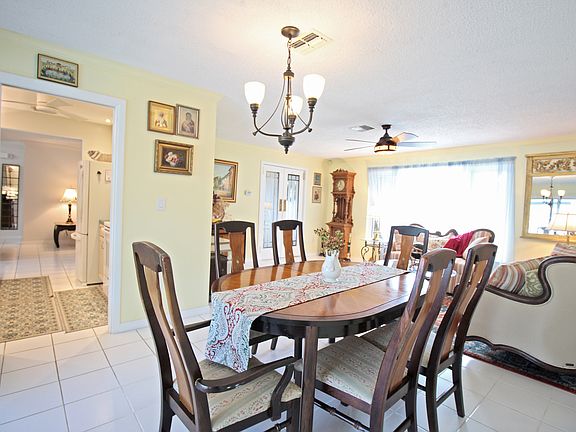 5th image of 13393 Sorrento Dr