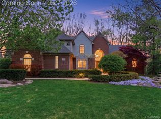 3874 Kaeleaf Rd, Lake Orion, MI 48360