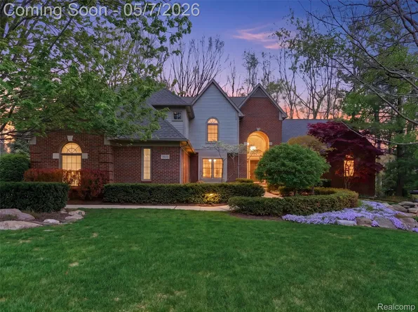 3874 Kaeleaf Rd, Lake Orion, MI 48360
