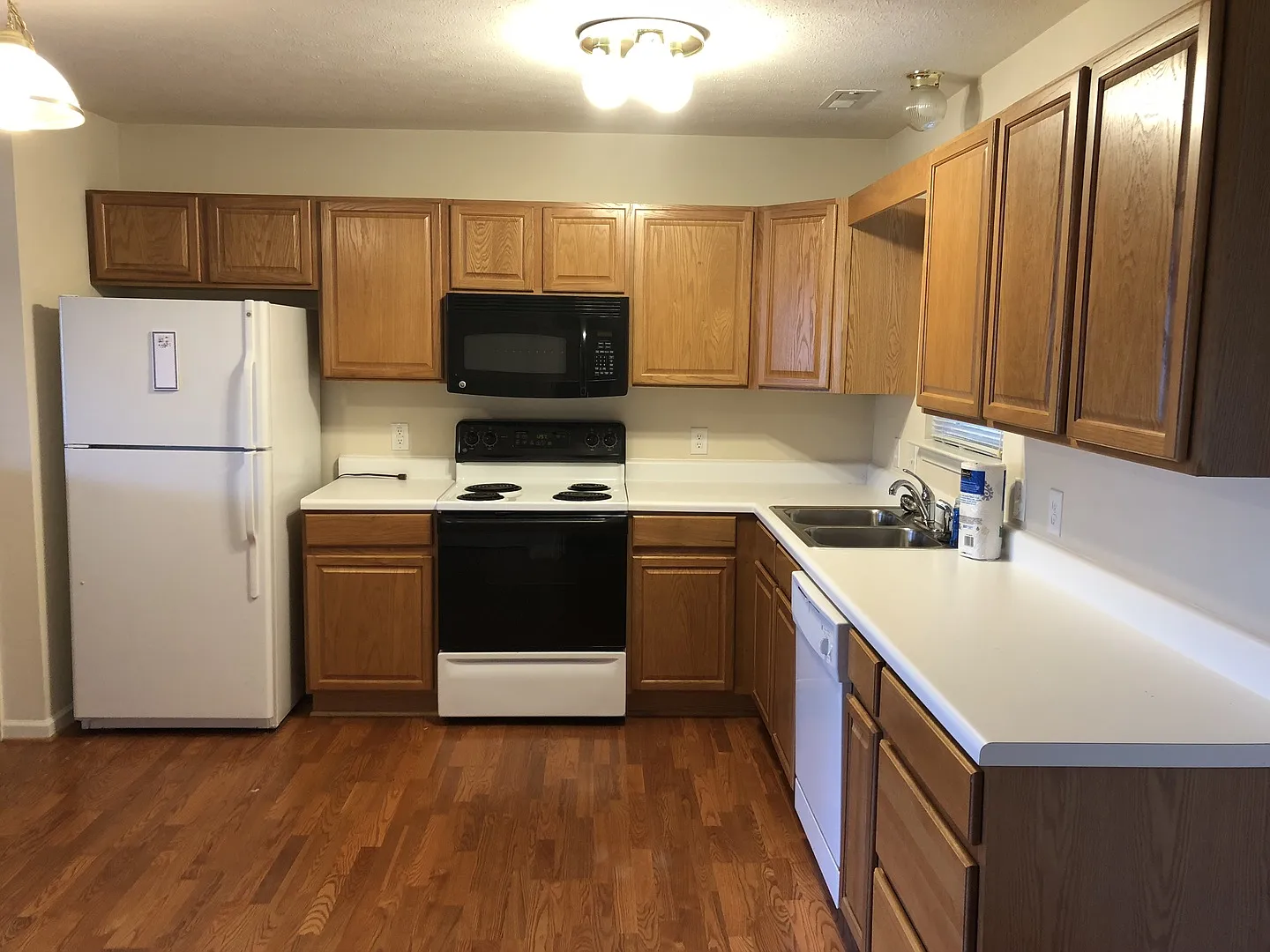 Townhouse for Rent in Beacon Hill — Photo 2
