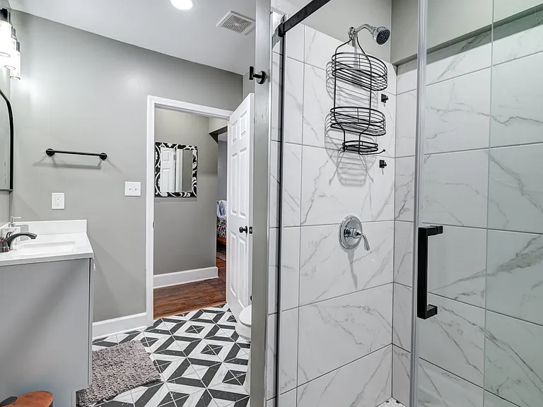 2518 Lester St — Photo 14