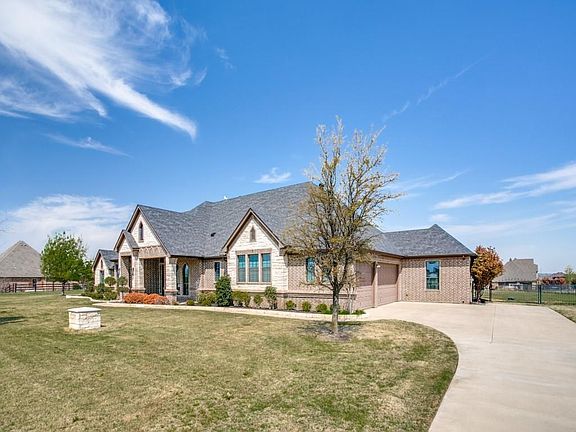 3rd image of 1221 Ruby Lea Ln