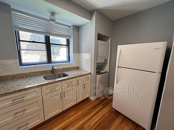 4th image of 6270 Nottingham Ave APT B