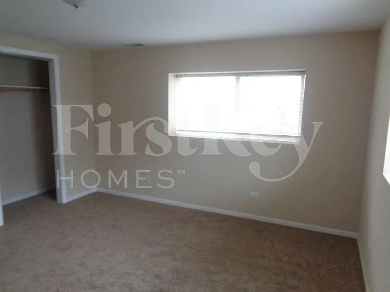 4 bed, 2.0 bath, 1728 sqft, $3,055 — Photo 2