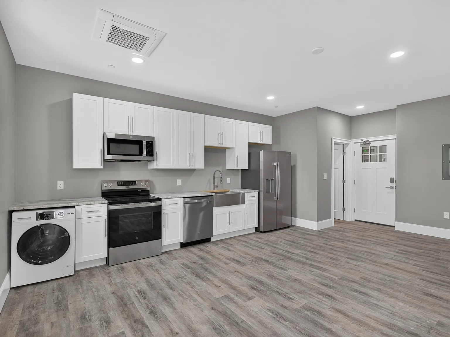 2 bed, $1,995 — Photo 2