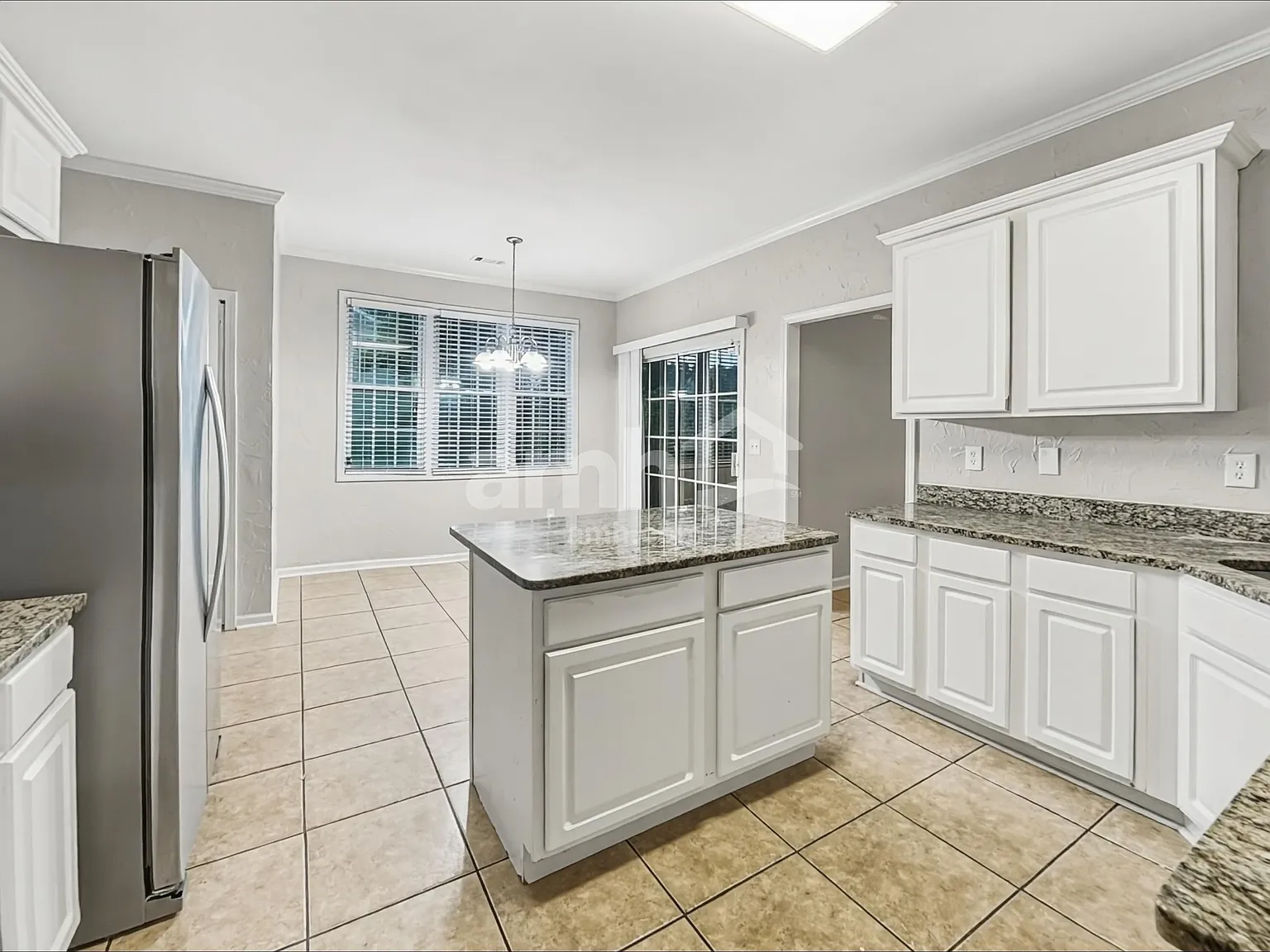 3 bed, 2.0 bath, 2172 sqft, $2,295 — Photo 3