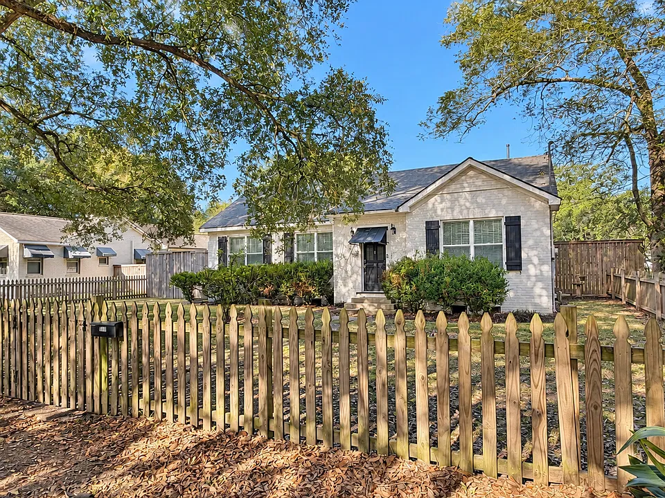 1447 Lee Dr