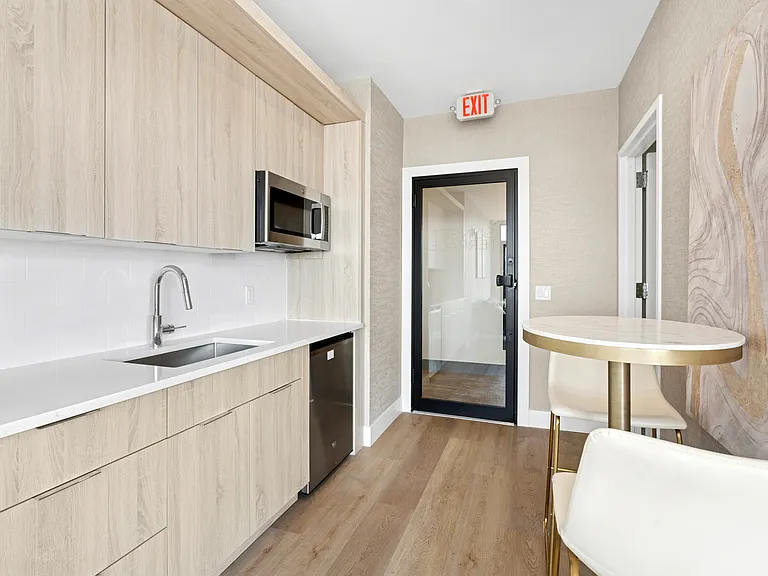 6810 Polk St — Photo 14