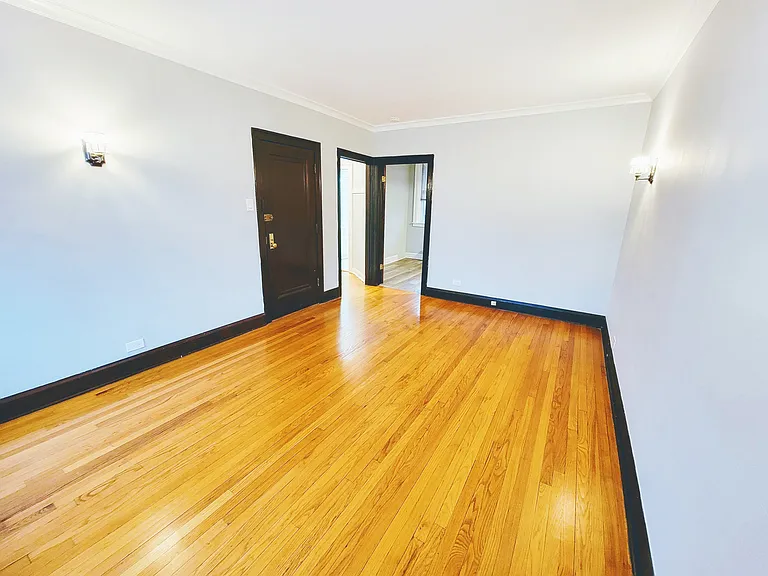 1900 W Wilson Ave #3A — Photo 9