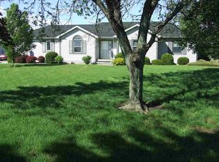 5842 W Bracken Rd, Huntington, IN 46750