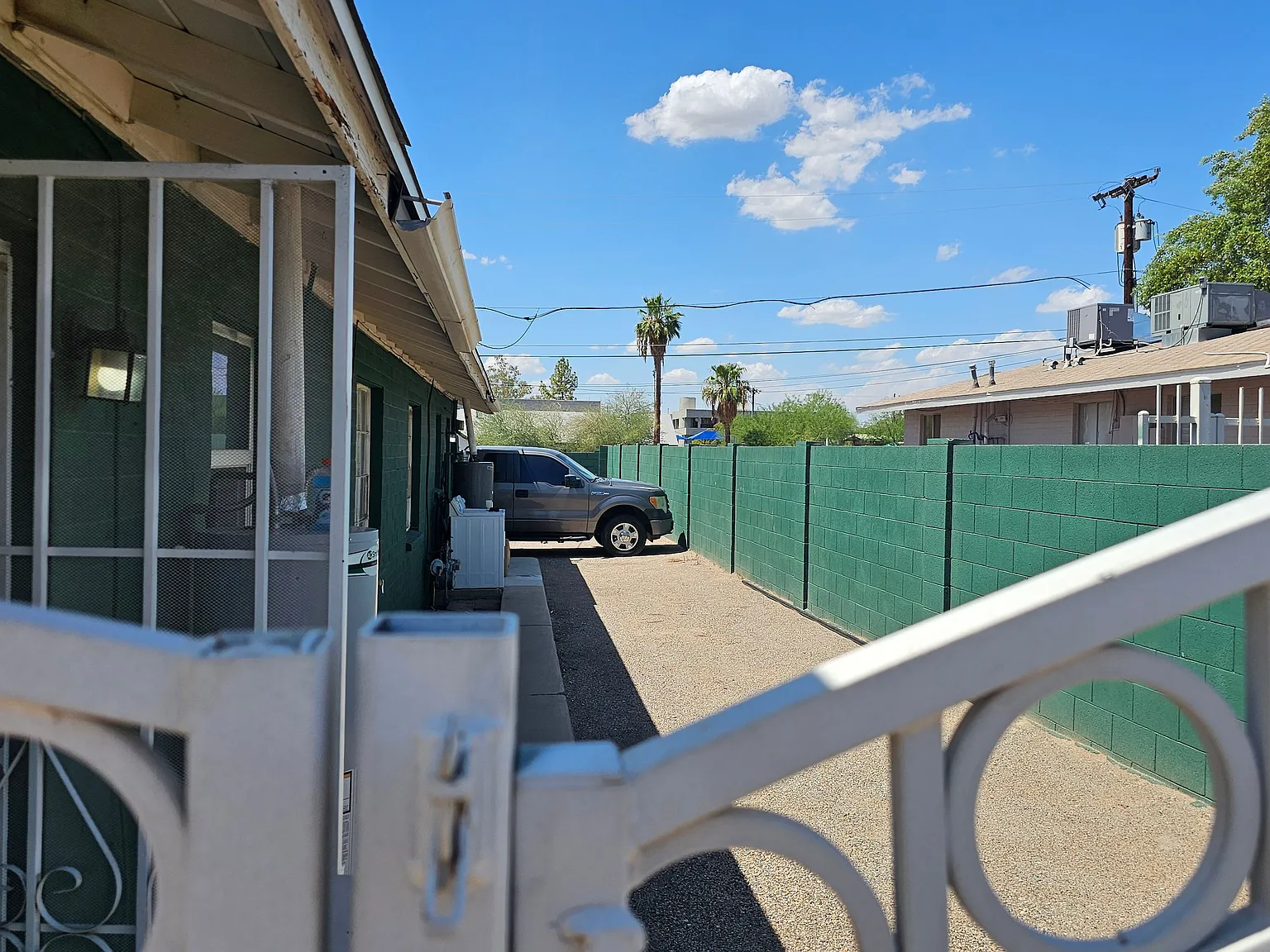 2 bed, 1.0 bath, 760 sqft, $1,300 — Photo 3