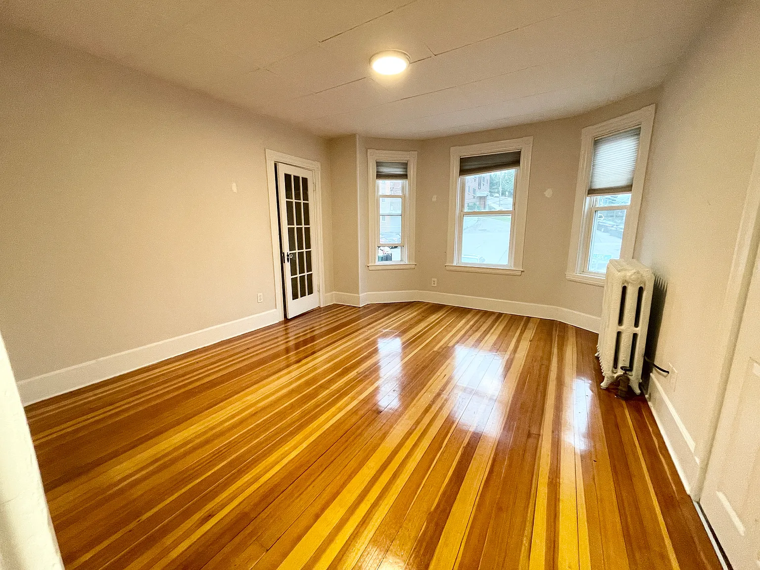 5 bed, 1500 sqft, $8,000 — Photo 4