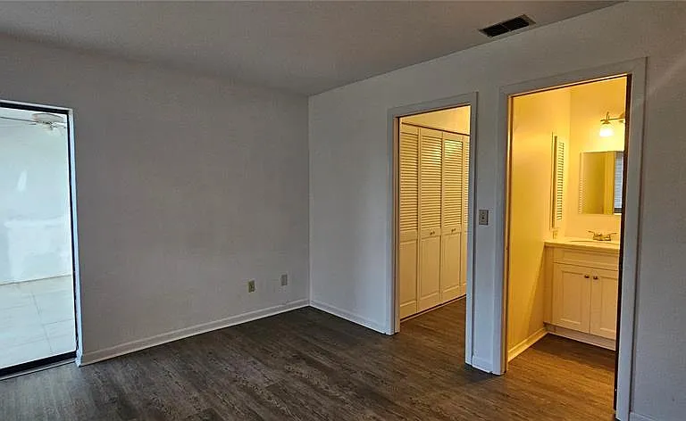 4904 Vincennes Ct #209 — Photo 12