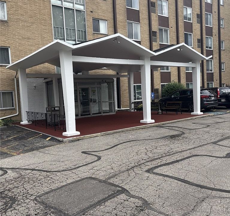 1st image of 25735 Lorain Rd Unit 119