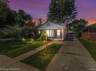 9149 Hemingway Ave, Redford, MI 48239