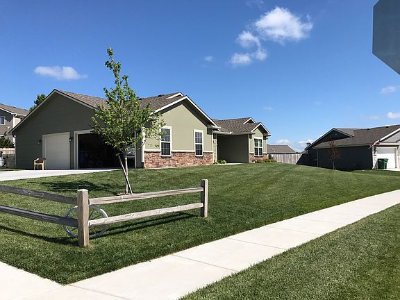 4th image of 205 Highland Grove
