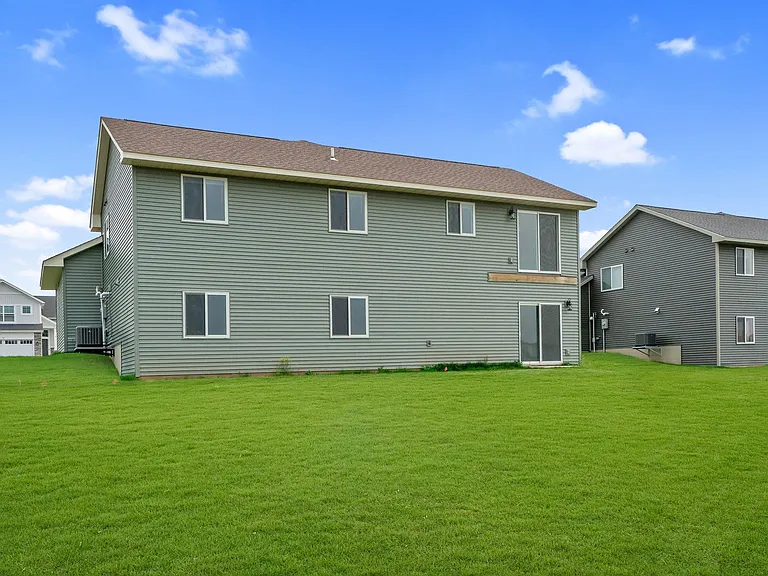 335 Cypress St — Photo 3