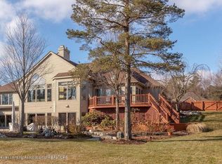 16887 Thorngate Rd, East Lansing, MI 48823
