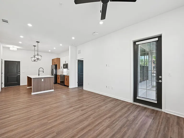 The Concord Luxury Apartments — Photo 39