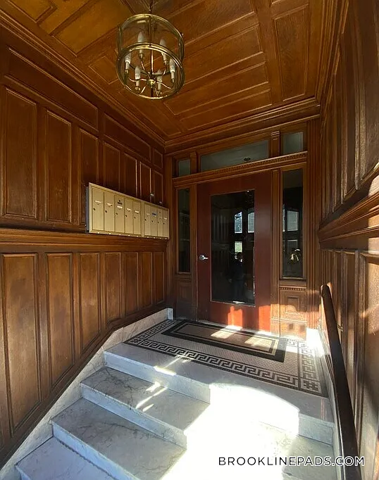 Studio, 288 sqft, $2,895 — Photo 1