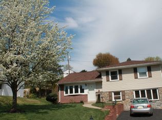 10 Dorset Dr, Broomall, PA 19008