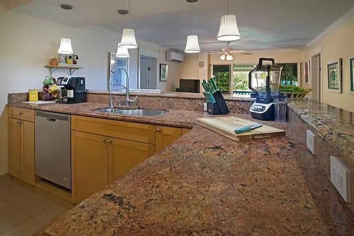 4 bed, $8,500 — Photo 3