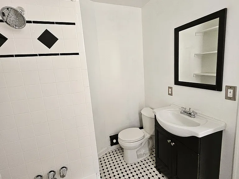 926 Belmont Ave #2 — Photo 12