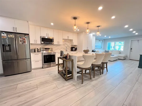2115 NE 37th Dr APT 121, Fort Lauderdale, FL 33308